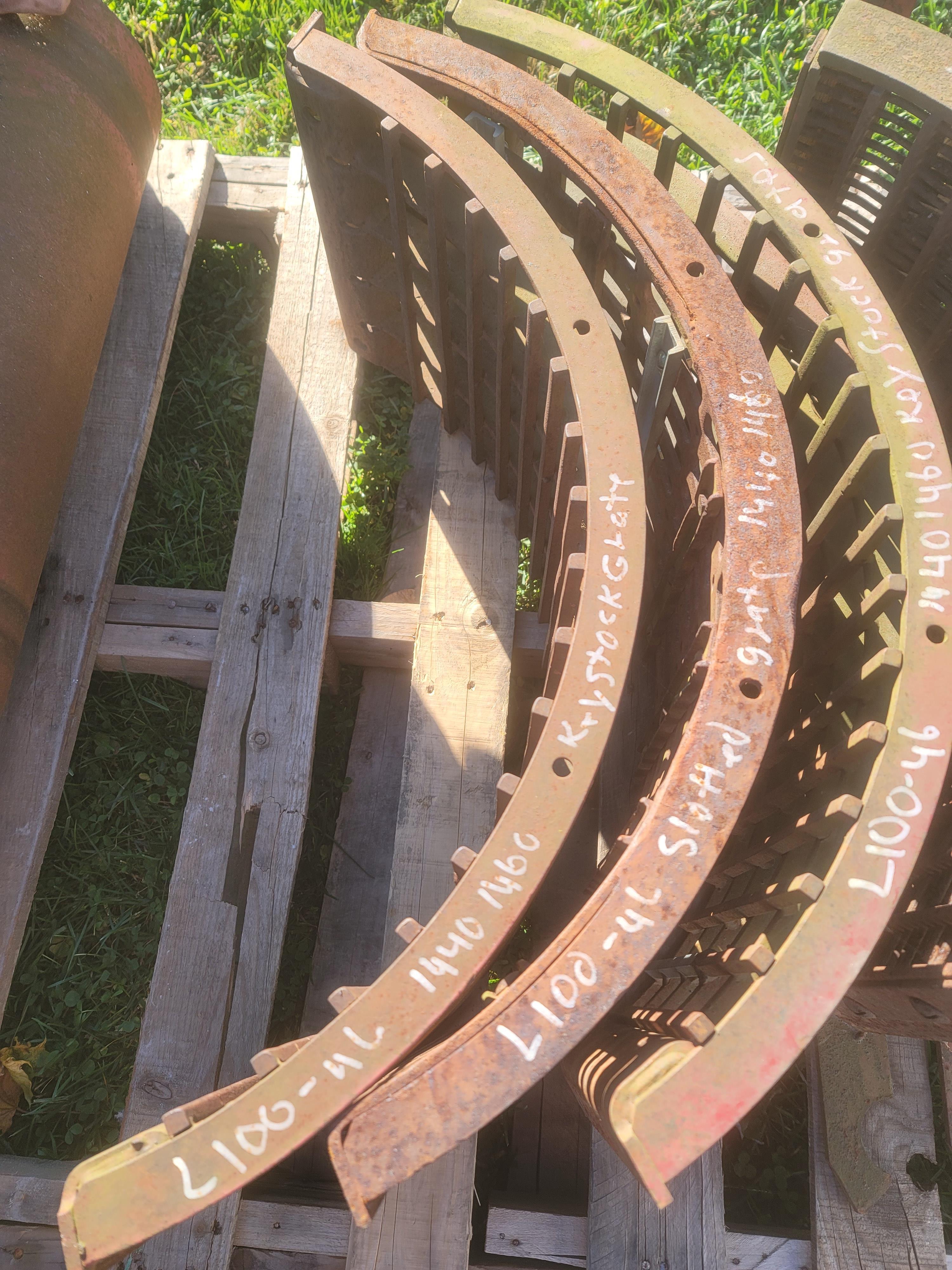 1440 and 1460 slotted grates