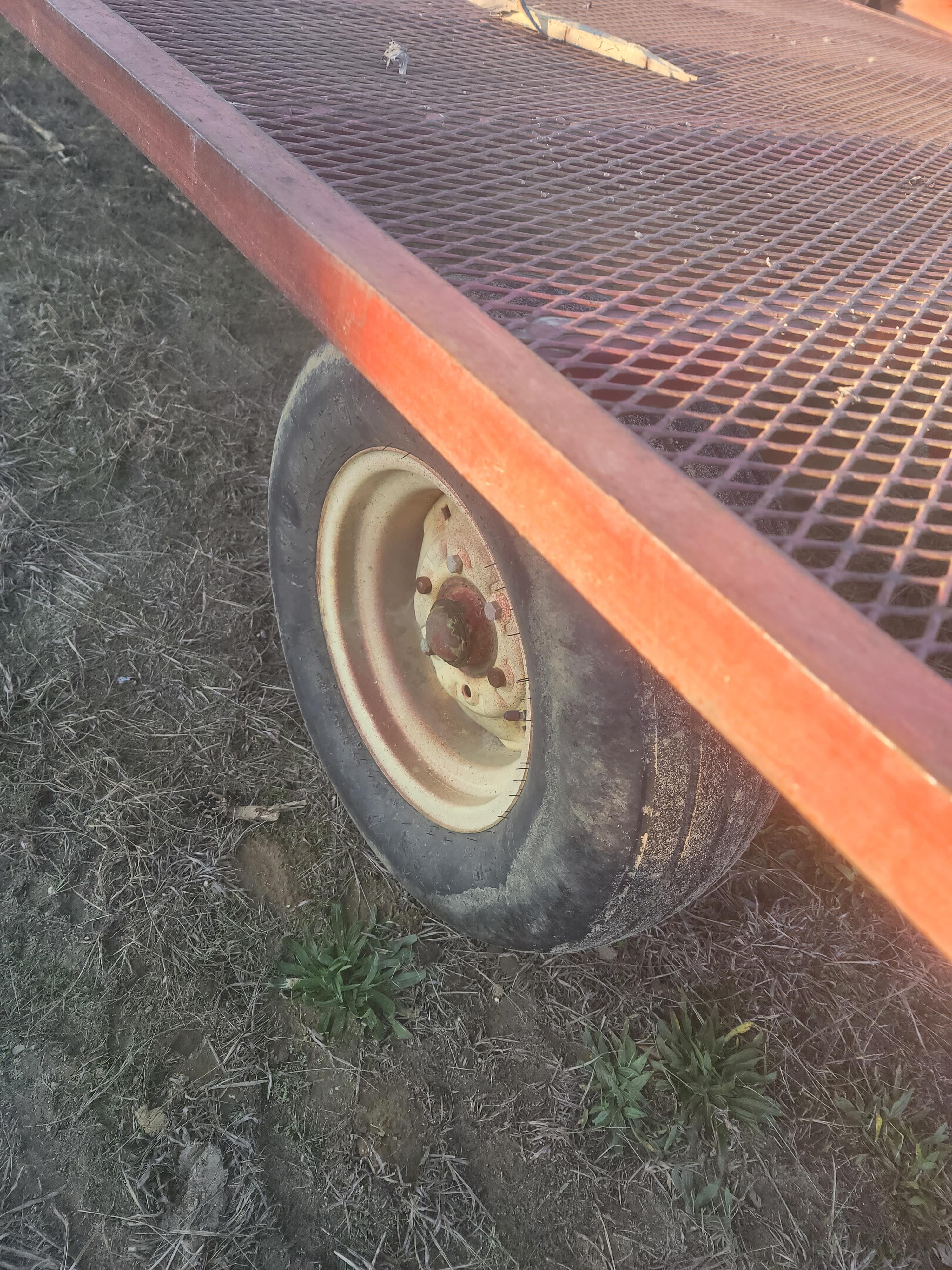 Flat wagon steel mesh floor