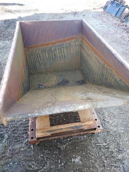 Steel dump scrap hopper on wheels