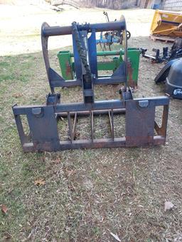 John Deere quick disconnect grapple bucket