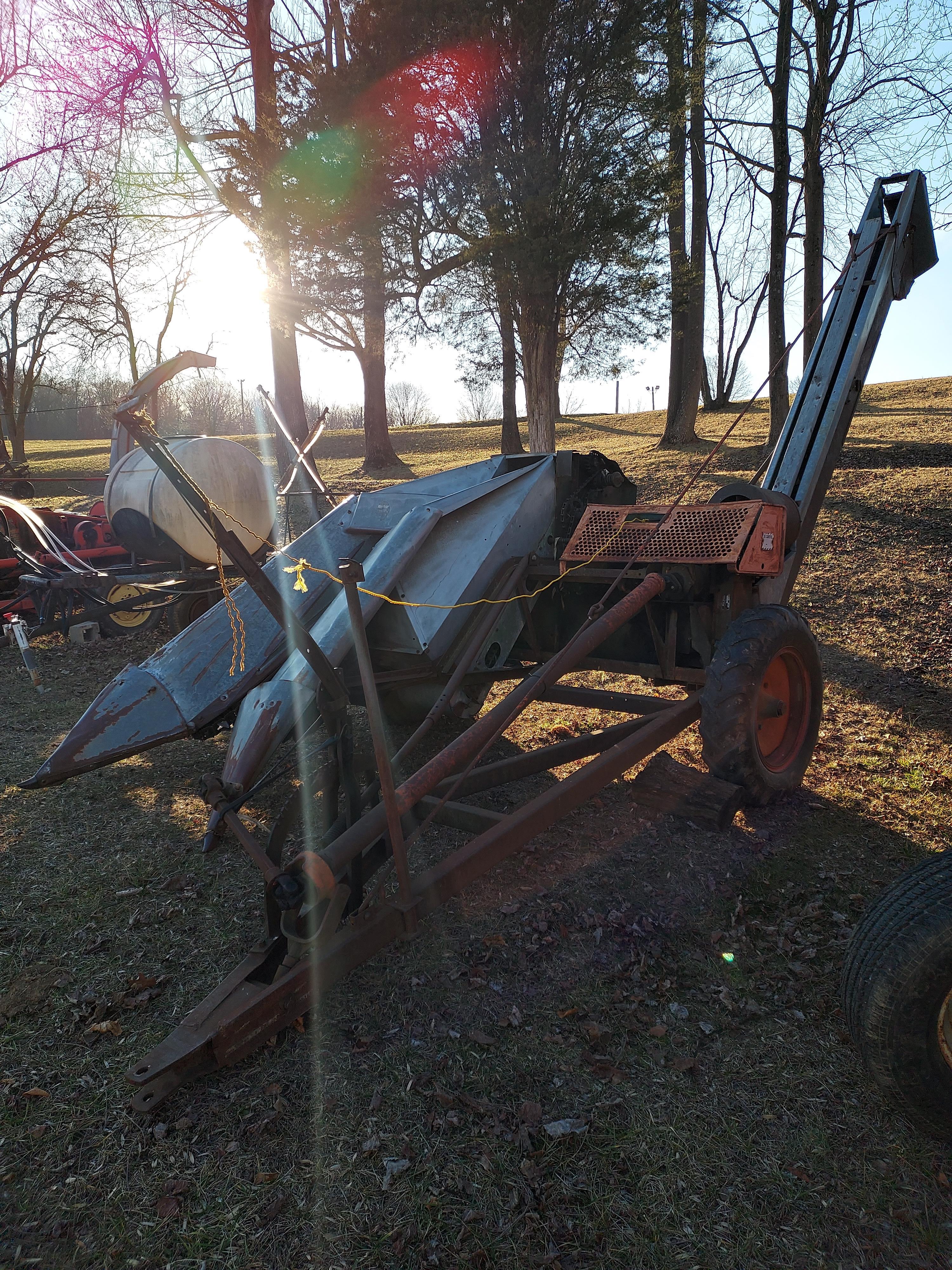 New Idea 1 Row Corn Picker