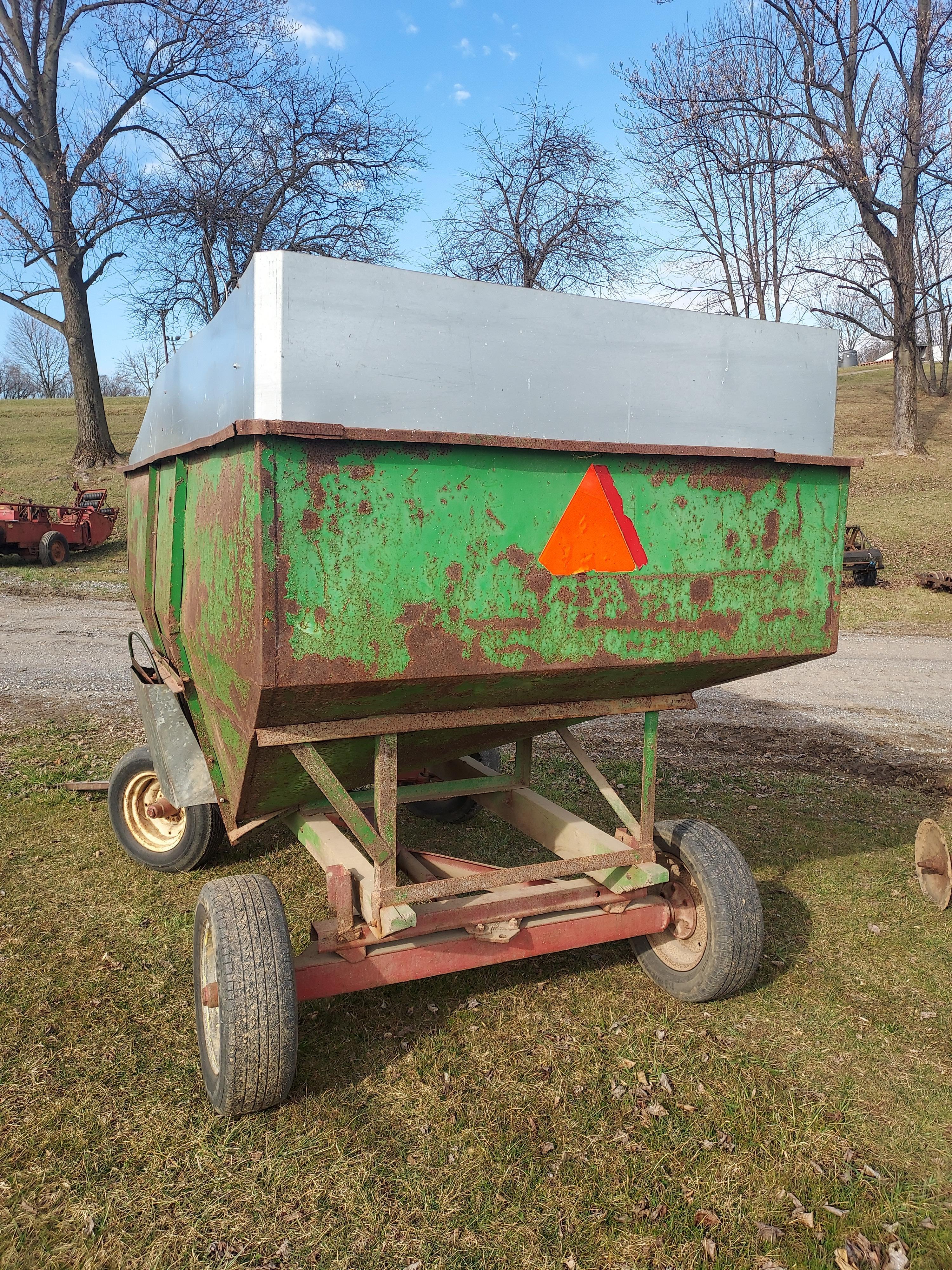 175 bushel gravity bin wagon