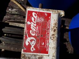 Demco squeeze