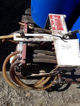 Demco squeeze