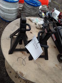 Jack stands