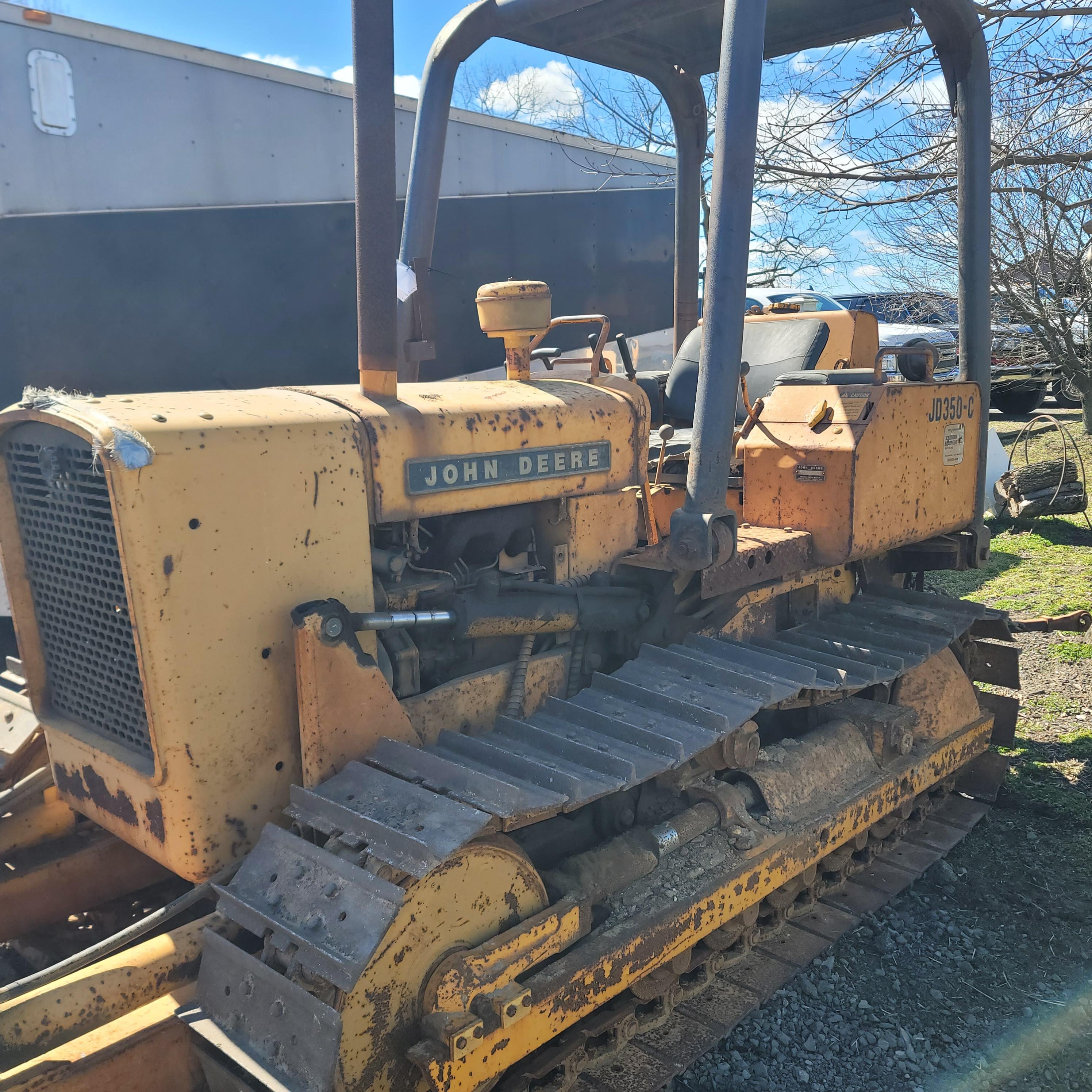 350 John Deere bulldozer runs good