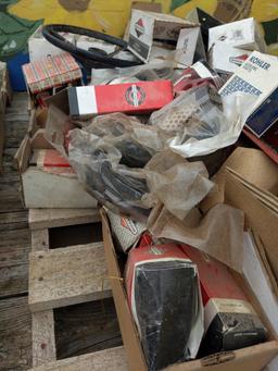 Pallet of Briggs & Stratton & Kohler misc parts