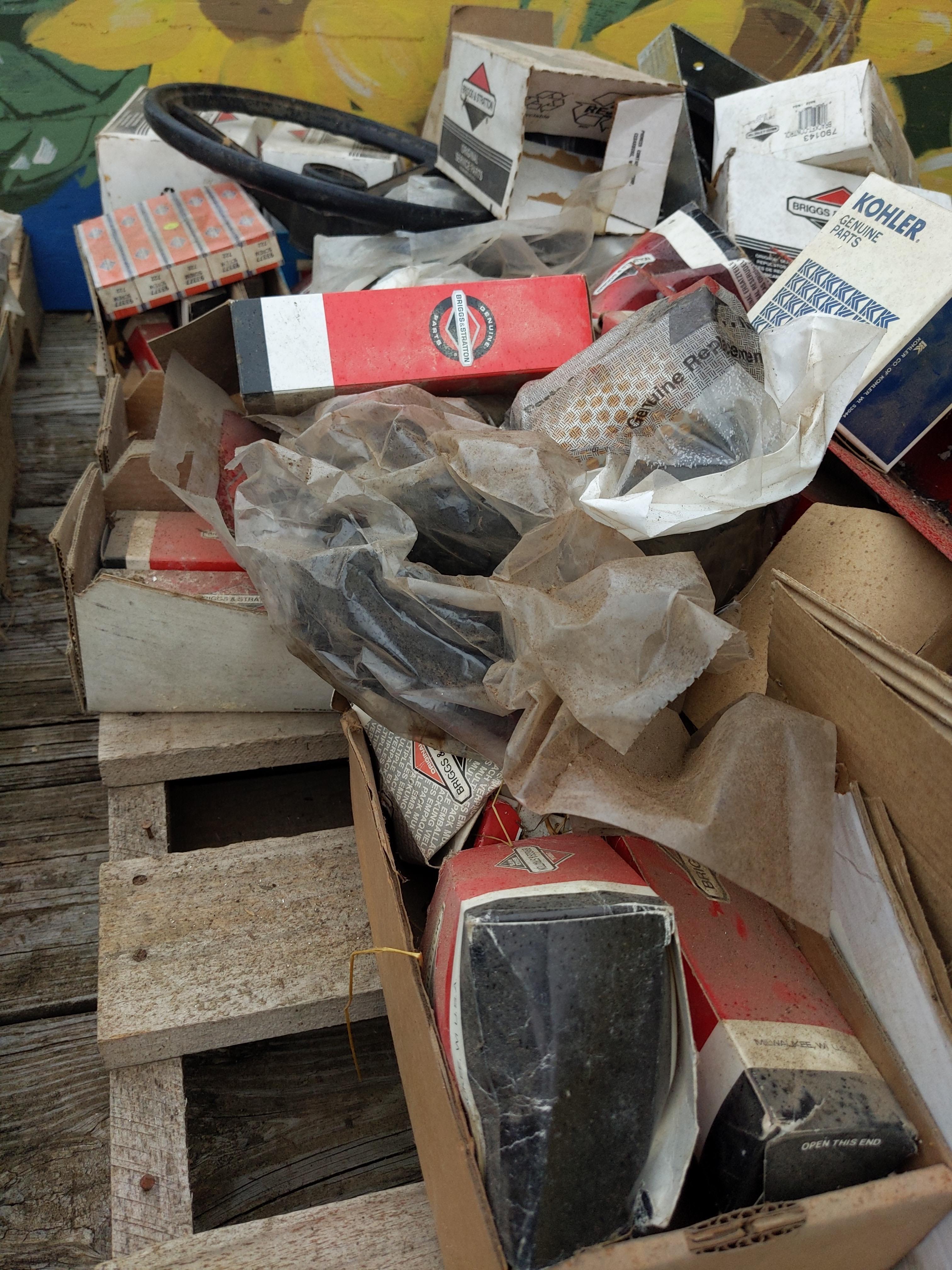 Pallet of Briggs & Stratton & Kohler misc parts