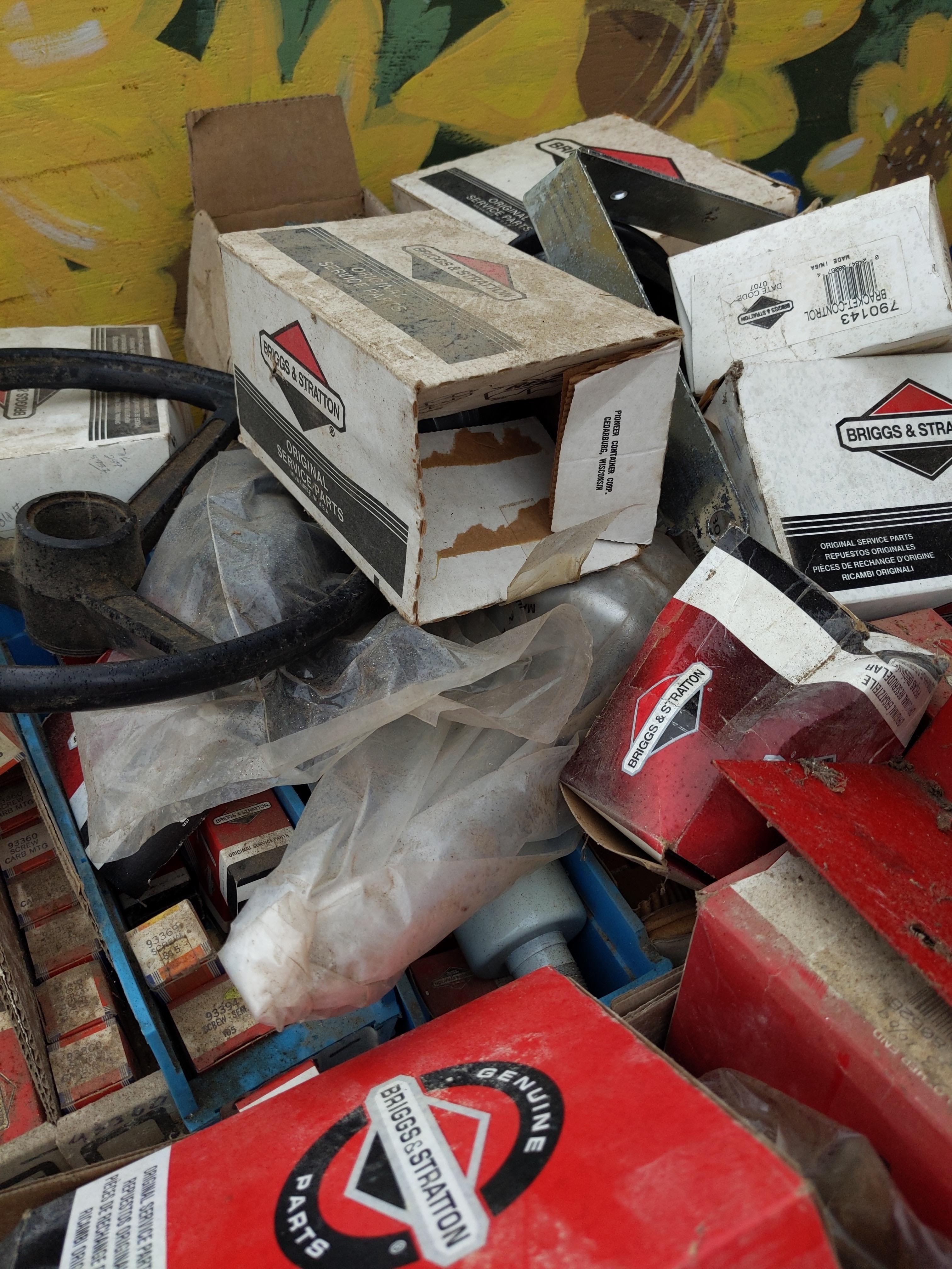 Pallet of Briggs & Stratton & Kohler misc parts