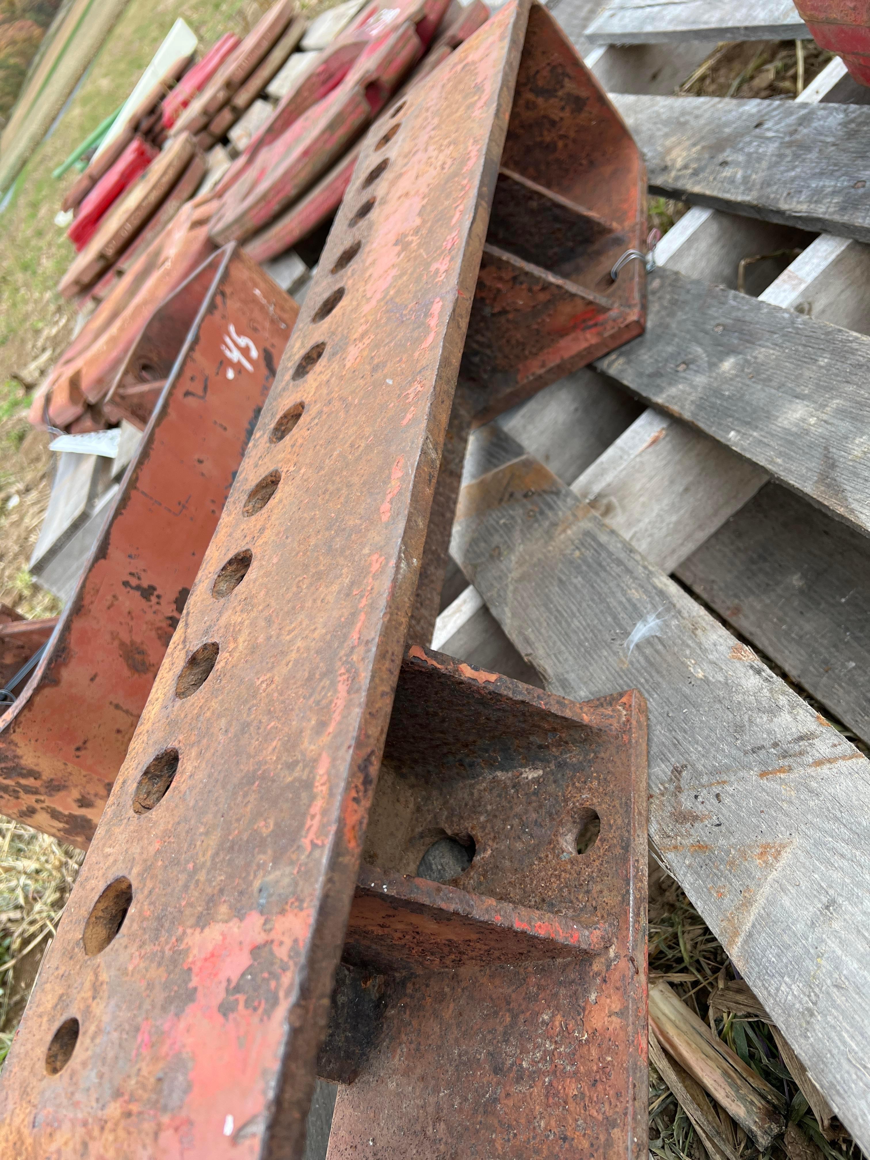 IH 12 hole weight bracket