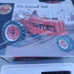 Farmall 400 w/box toy tractor