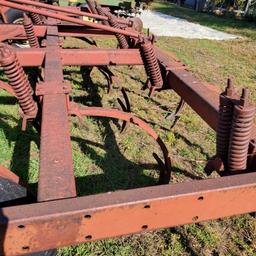 IH 550, 13 shank