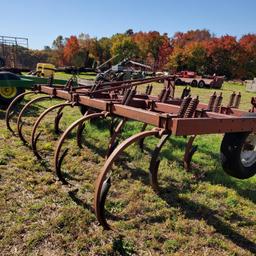 IH 550, 13 shank