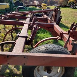 IH 550, 13 shank