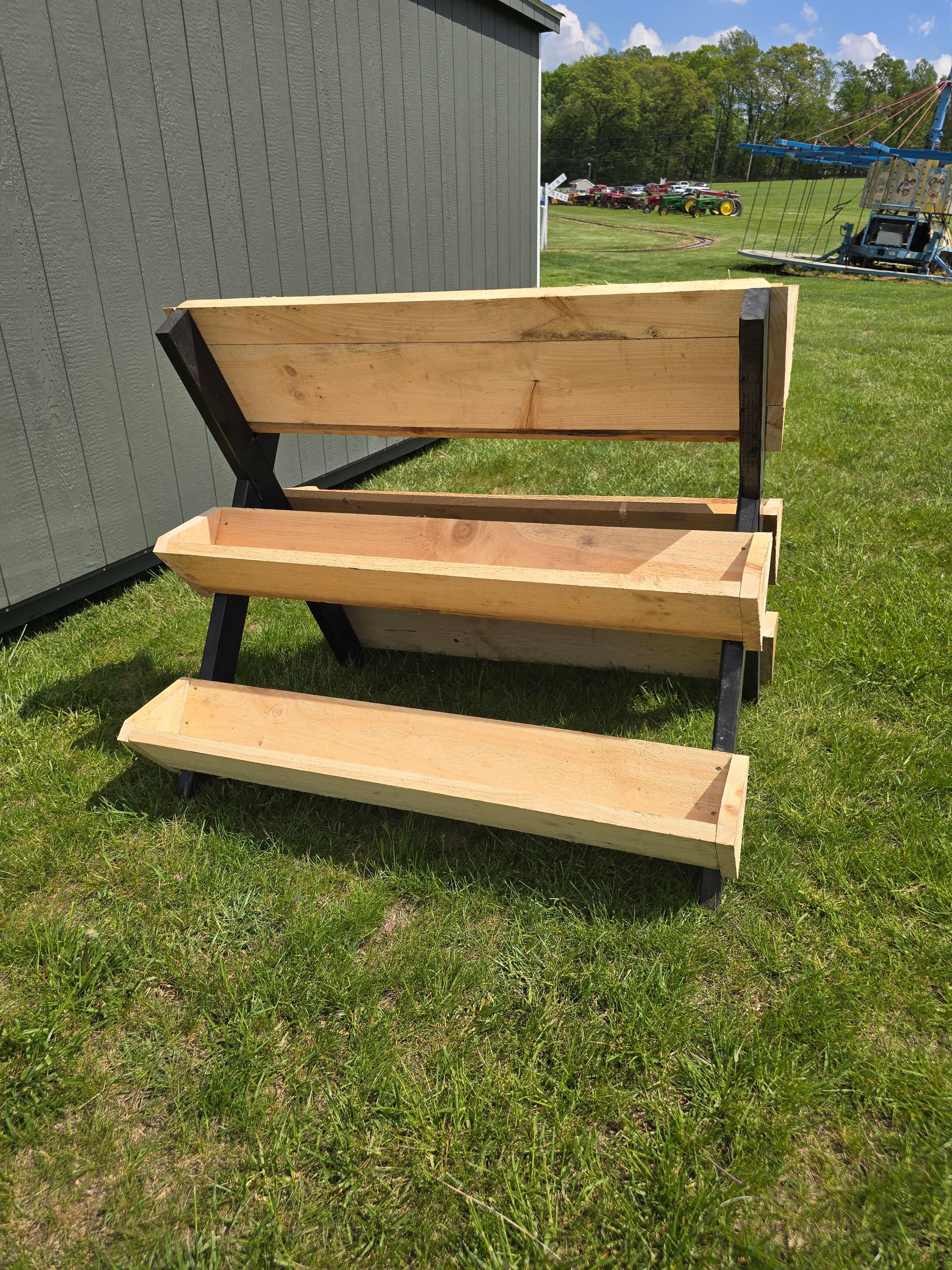 New Wood stand planter