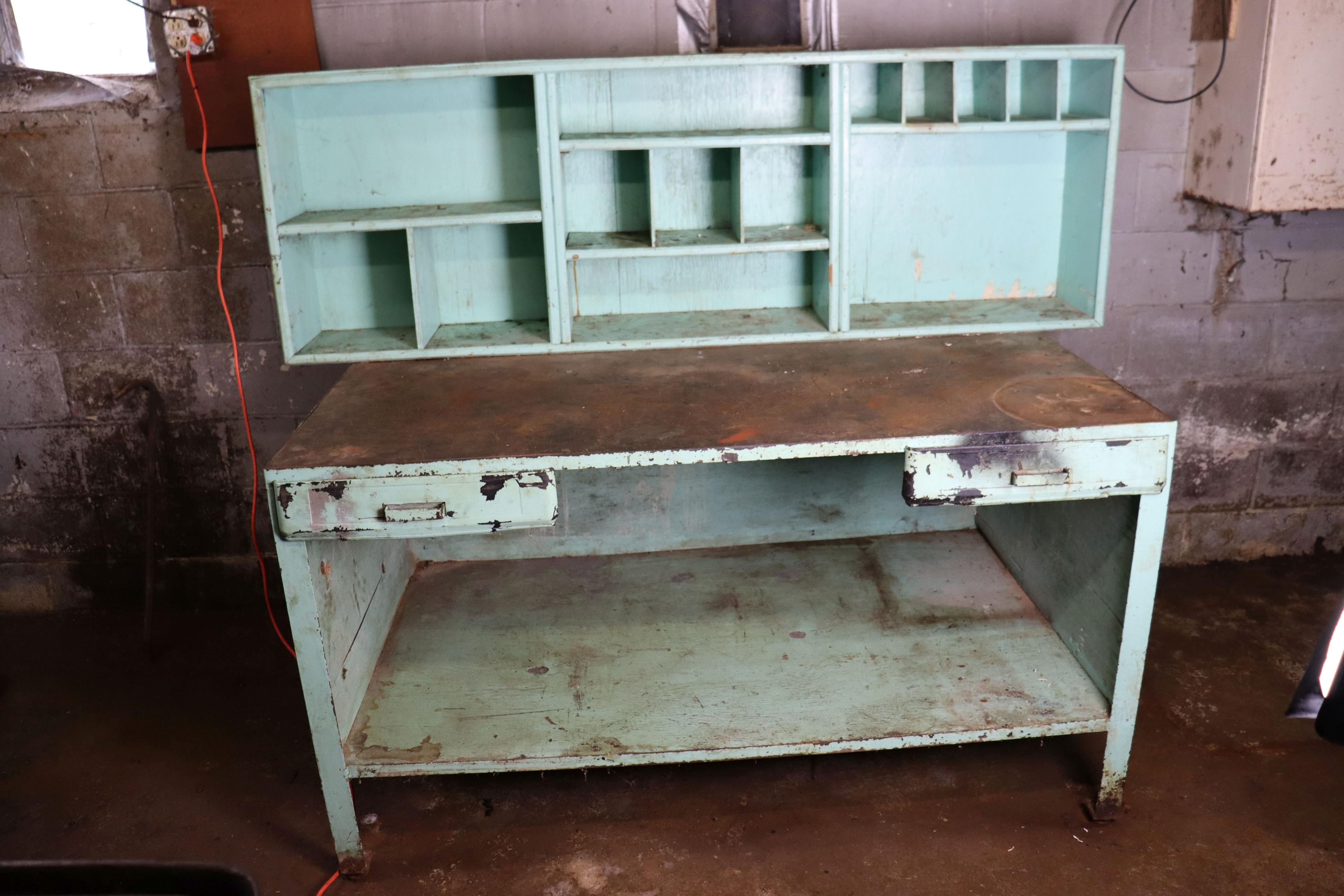 large steel work bench - location  Garrettsville