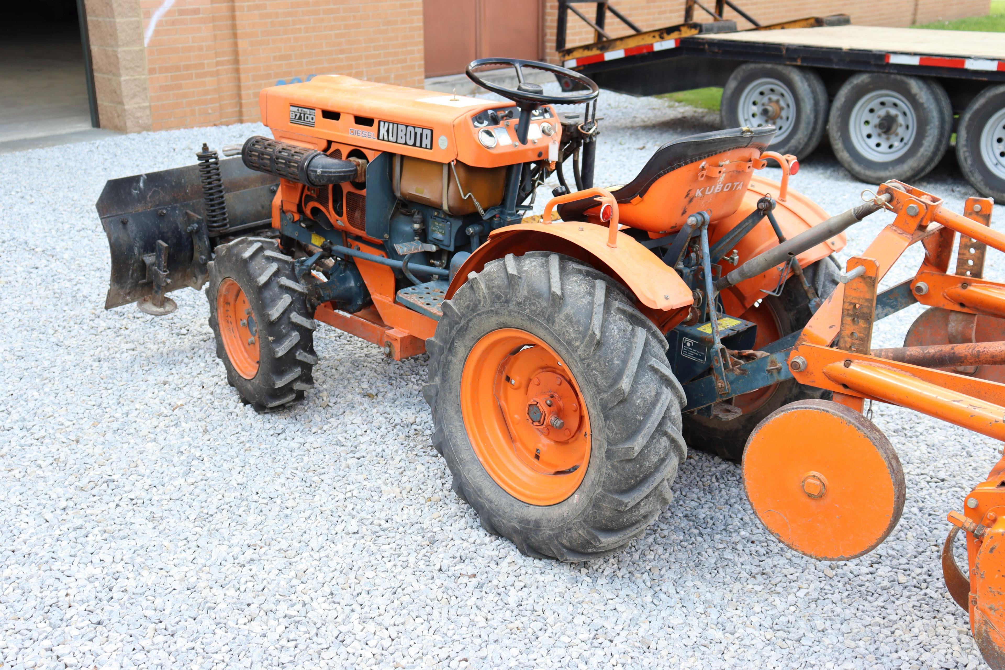 Kubota B7100 4WD tractor with rototiller & push blade, diesel, hours - 1,20