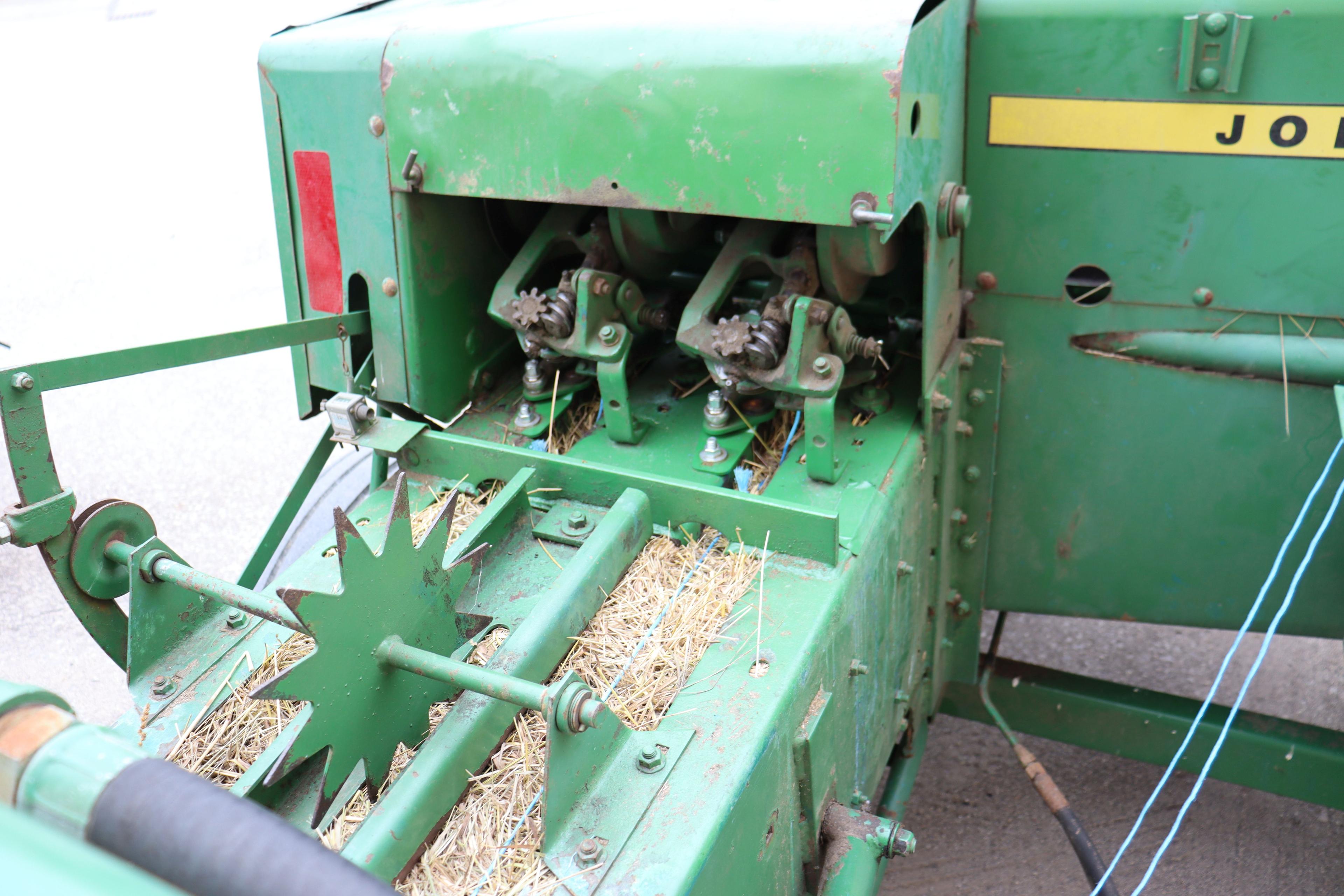 John Deere 327 bailer, serial number - 506160E