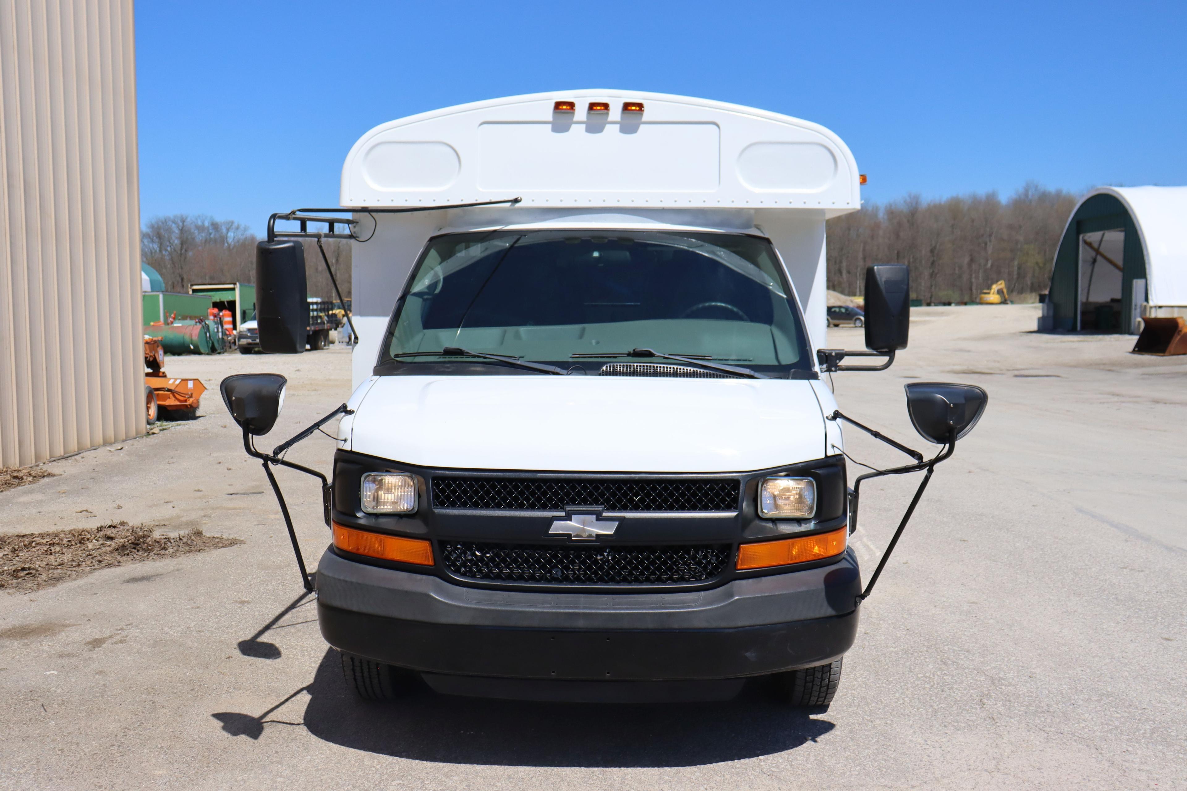 2009 Thomas School Bus,  Chevrolet Express 3500 chassis, Thomas Built, 3500