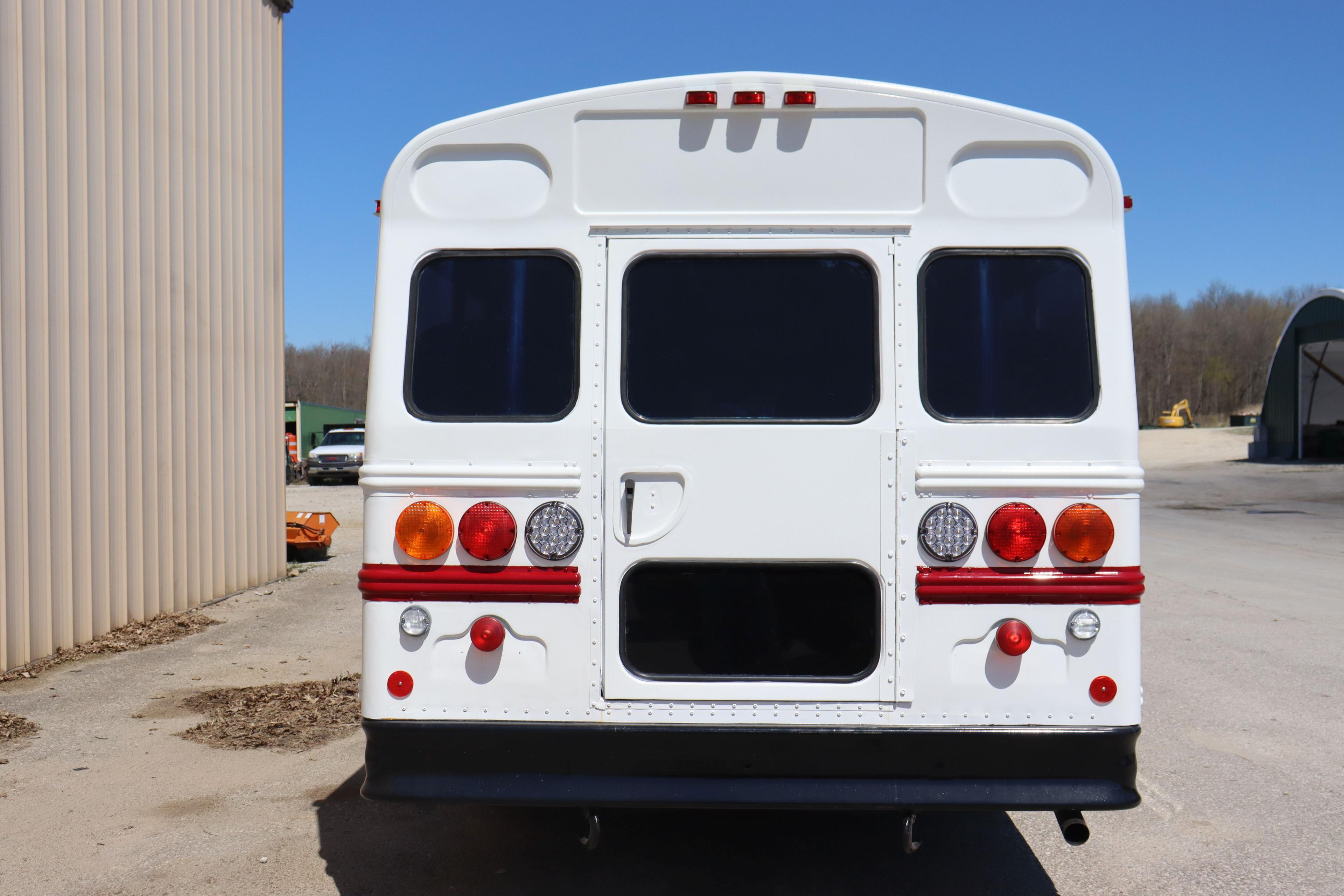 2009 Thomas School Bus,  Chevrolet Express 3500 chassis, Thomas Built, 3500