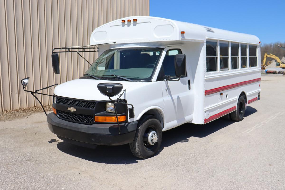 2009 Thomas School Bus,  Chevrolet Express 3500 chassis, Thomas Built, 3500