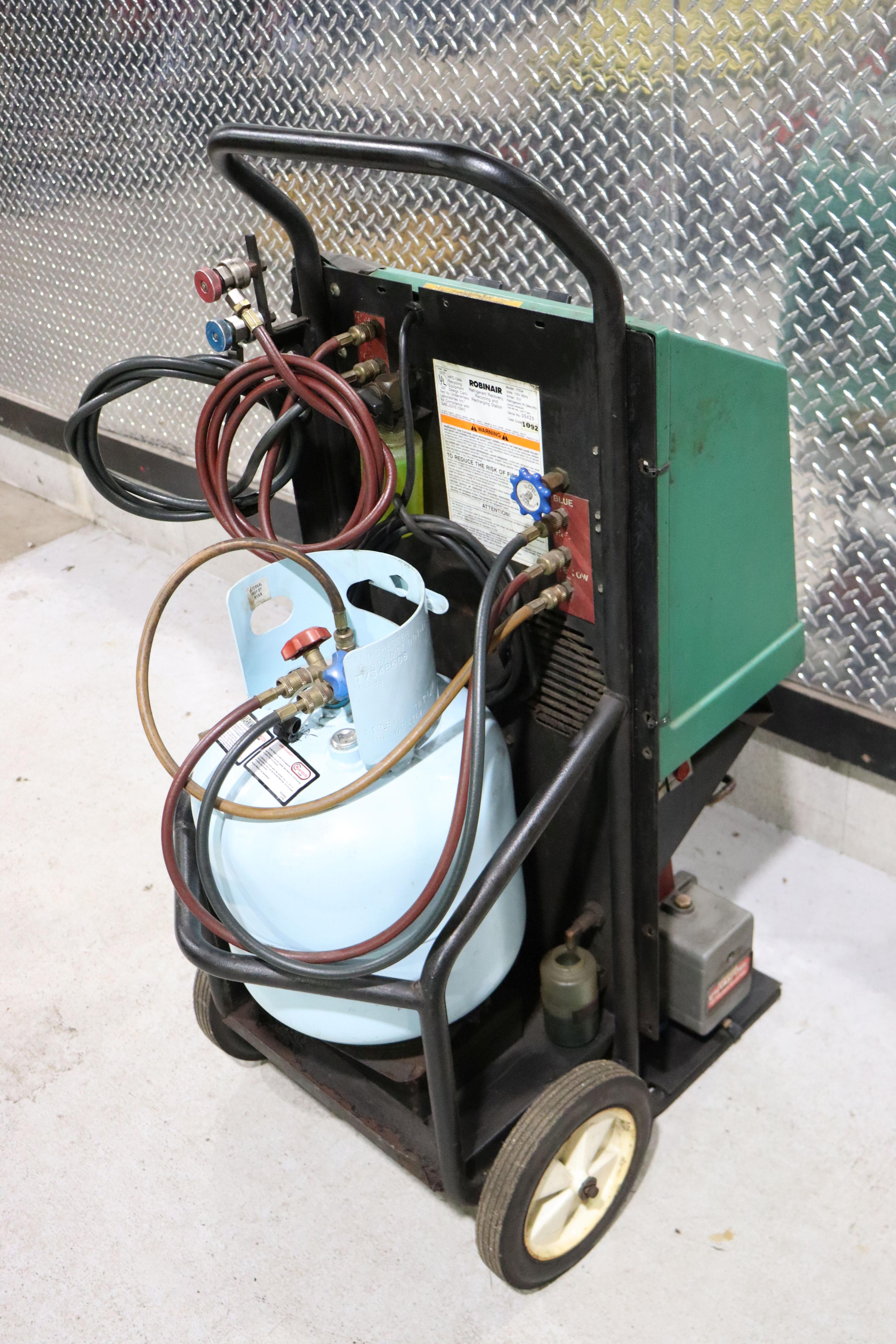 Kent Moore A/C machine with Freon tank