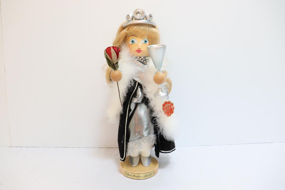 Steinbach   Nutcracker S1702- Millennium Girl