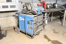 Miller Delta weld 302 welder w/ 70 series wire feed