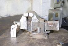 Columbian bench vise