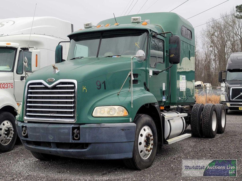 2005 MACK CXN613 TANDEM AXLE TRUCK TRACTOR