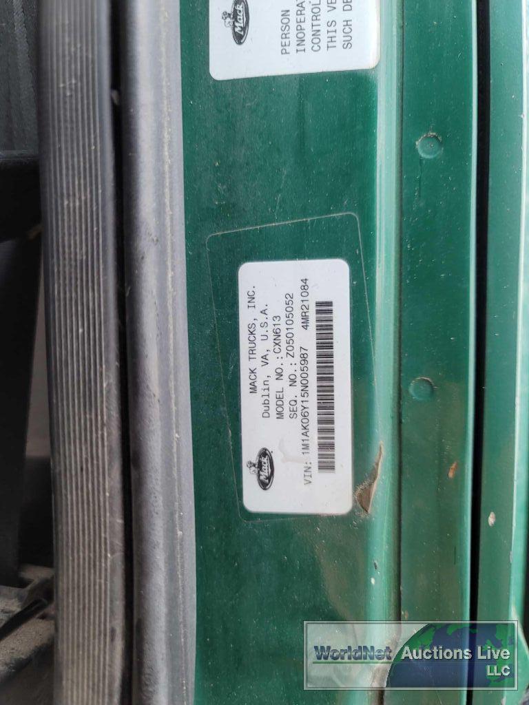 2005 MACK CXN613 TANDEM AXLE TRUCK TRACTOR