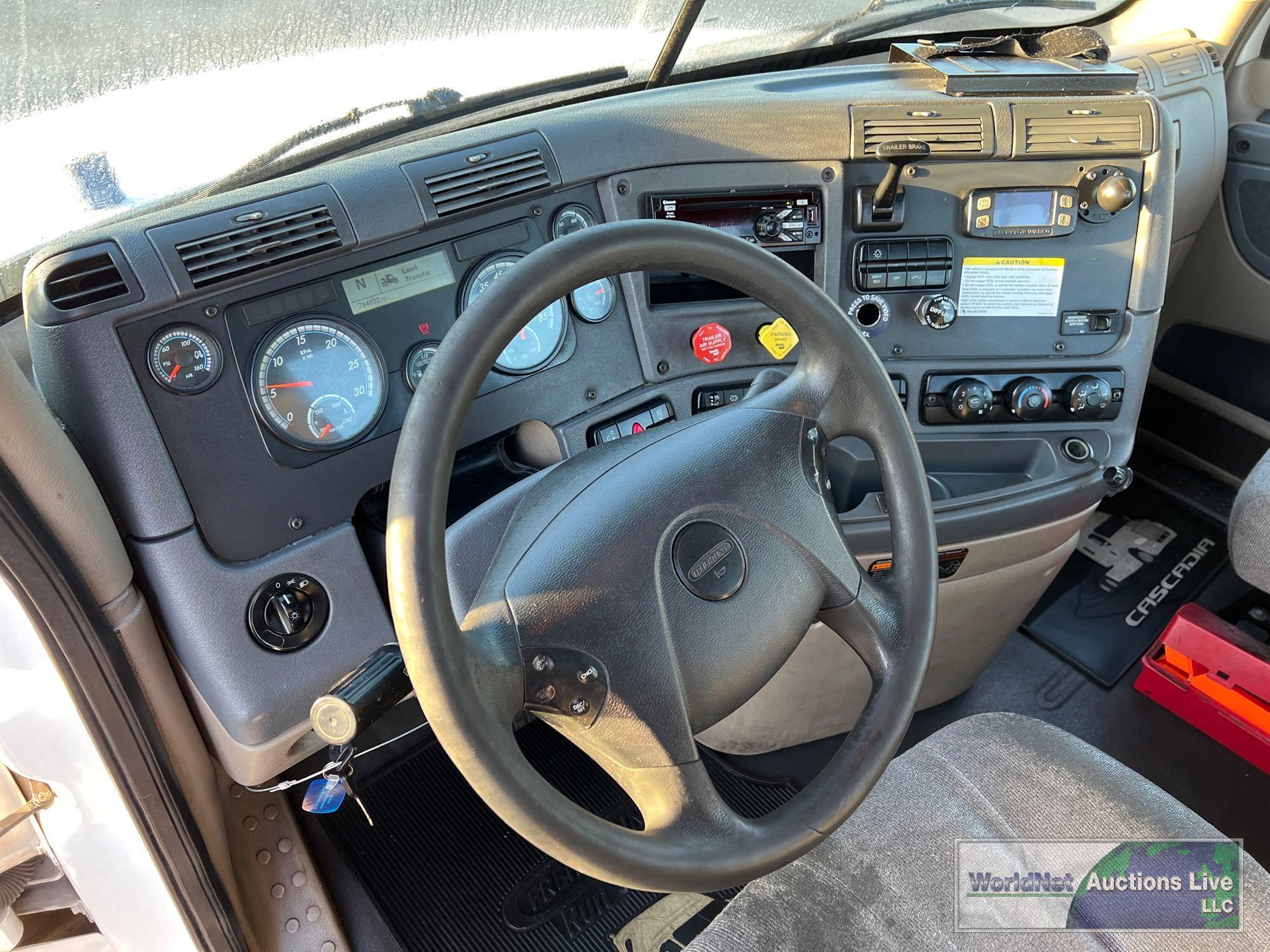 2018 FREIGHTLINER CASCADIA 125 6x2 DAY CAB ROAD TRACTOR, VIN # 1FUGGEDV8JLHB4043