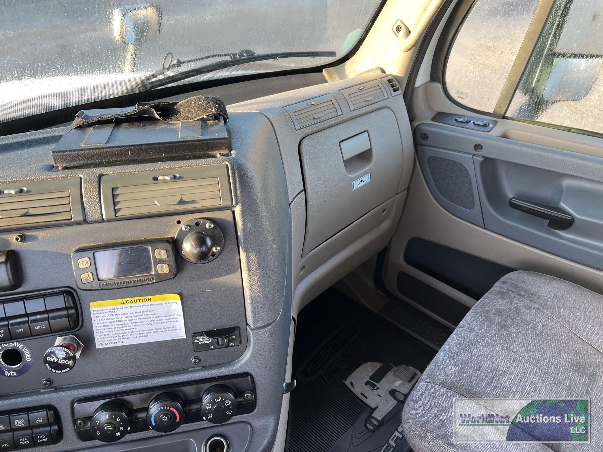 2018 FREIGHTLINER CASCADIA 125 6x2 DAY CAB ROAD TRACTOR, VIN # 1FUGGEDV8JLHB4043