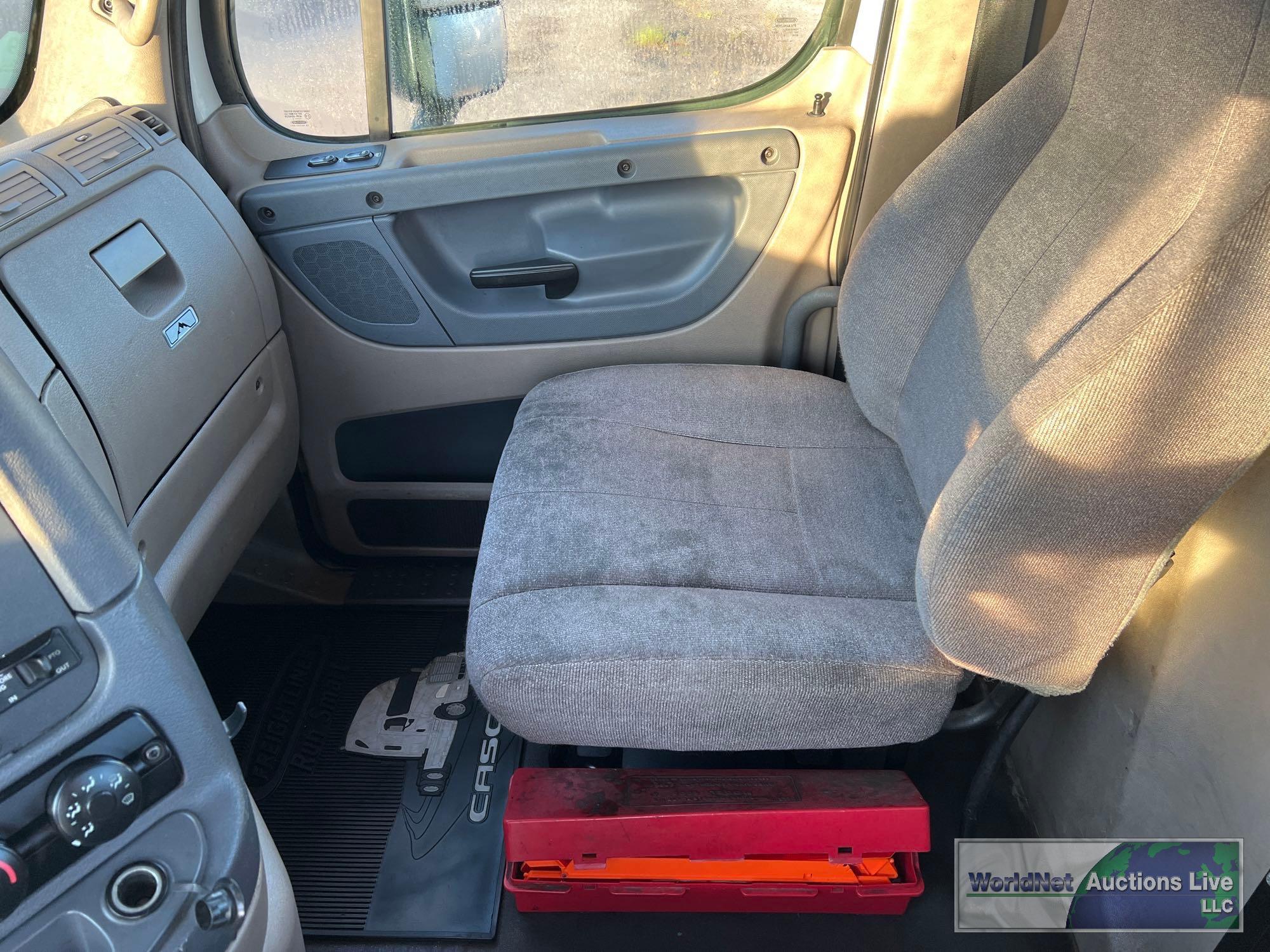 2018 FREIGHTLINER CASCADIA 125 6x2 DAY CAB ROAD TRACTOR, VIN # 1FUGGEDV8JLHB4043