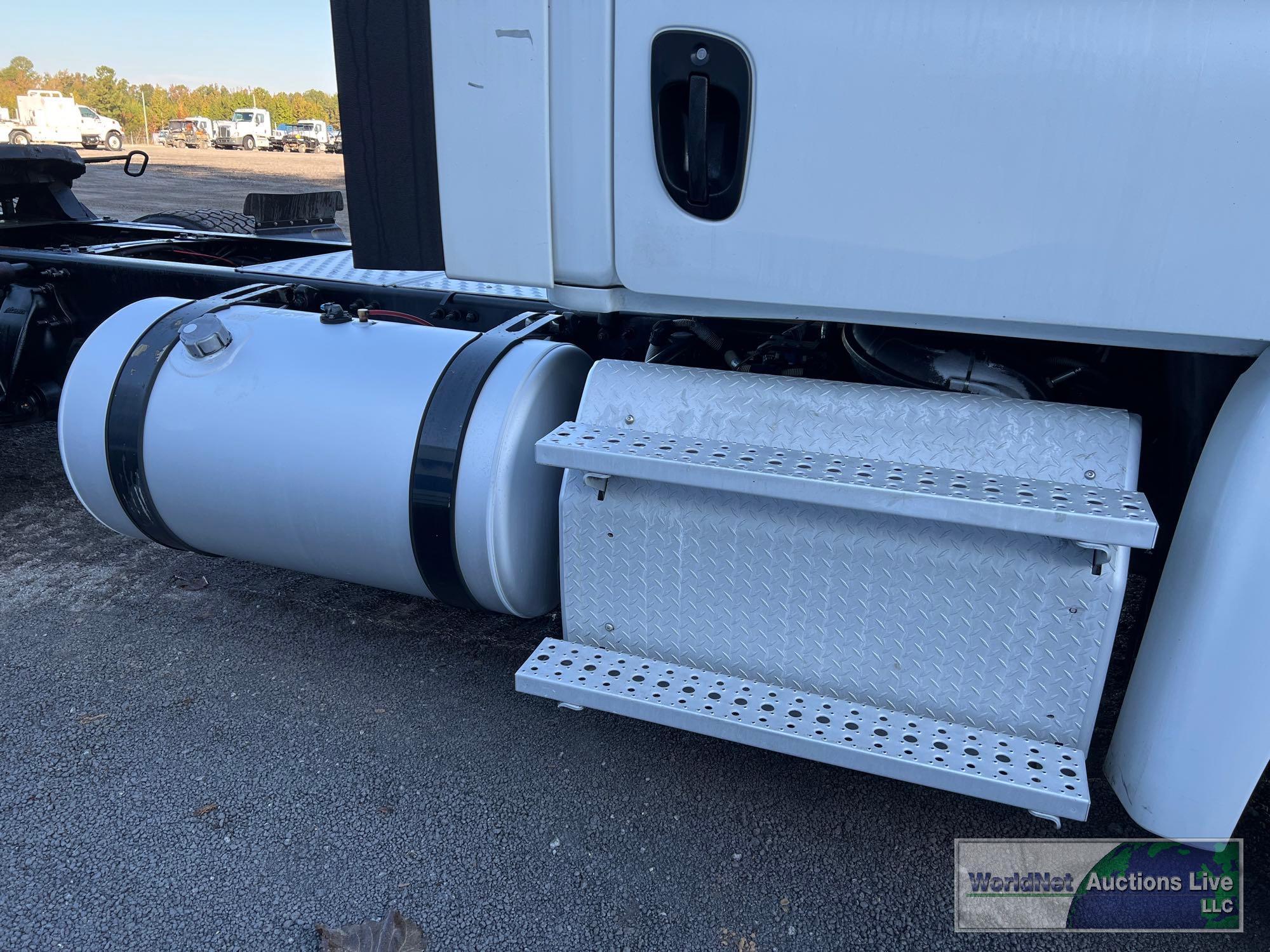 2018 FREIGHTLINER CASCADIA 125 6x2 DAY CAB ROAD TRACTOR, VIN # 1FUGGEDV8JLHB4043