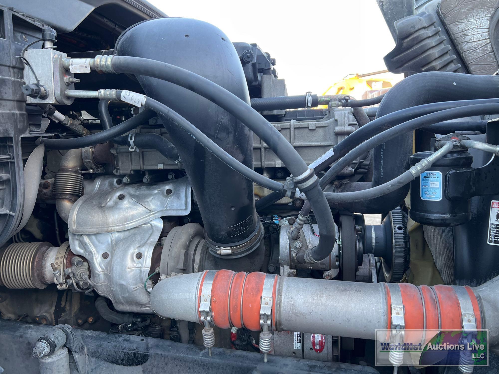 2018 FREIGHTLINER CASCADIA 125 6x2 DAY CAB ROAD TRACTOR, VIN # 1FUGGEDV8JLHB4043