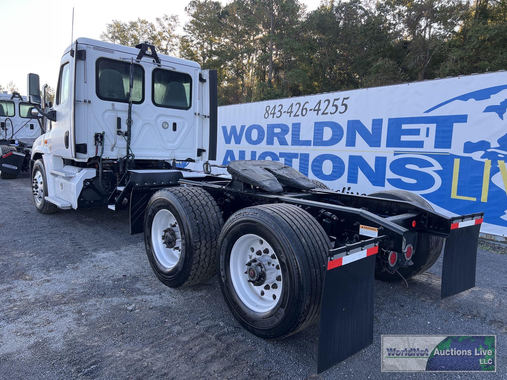 2018 FREIGHTLINER CASCADIA 125 6x2 DAY CAB ROAD TRACTOR, VIN # 1FUGGEDV8JLHB4043