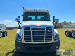 2018 FREIGHTLINER CASCADIA 125 DAY CAB ROAD TRACTOR, VIN # 1FUJGEDV3JLJU4122