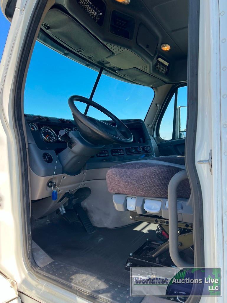 2018 FREIGHTLINER CASCADIA 125 DAY CAB ROAD TRACTOR, VIN # 1FUJGEDV3JLJU4122