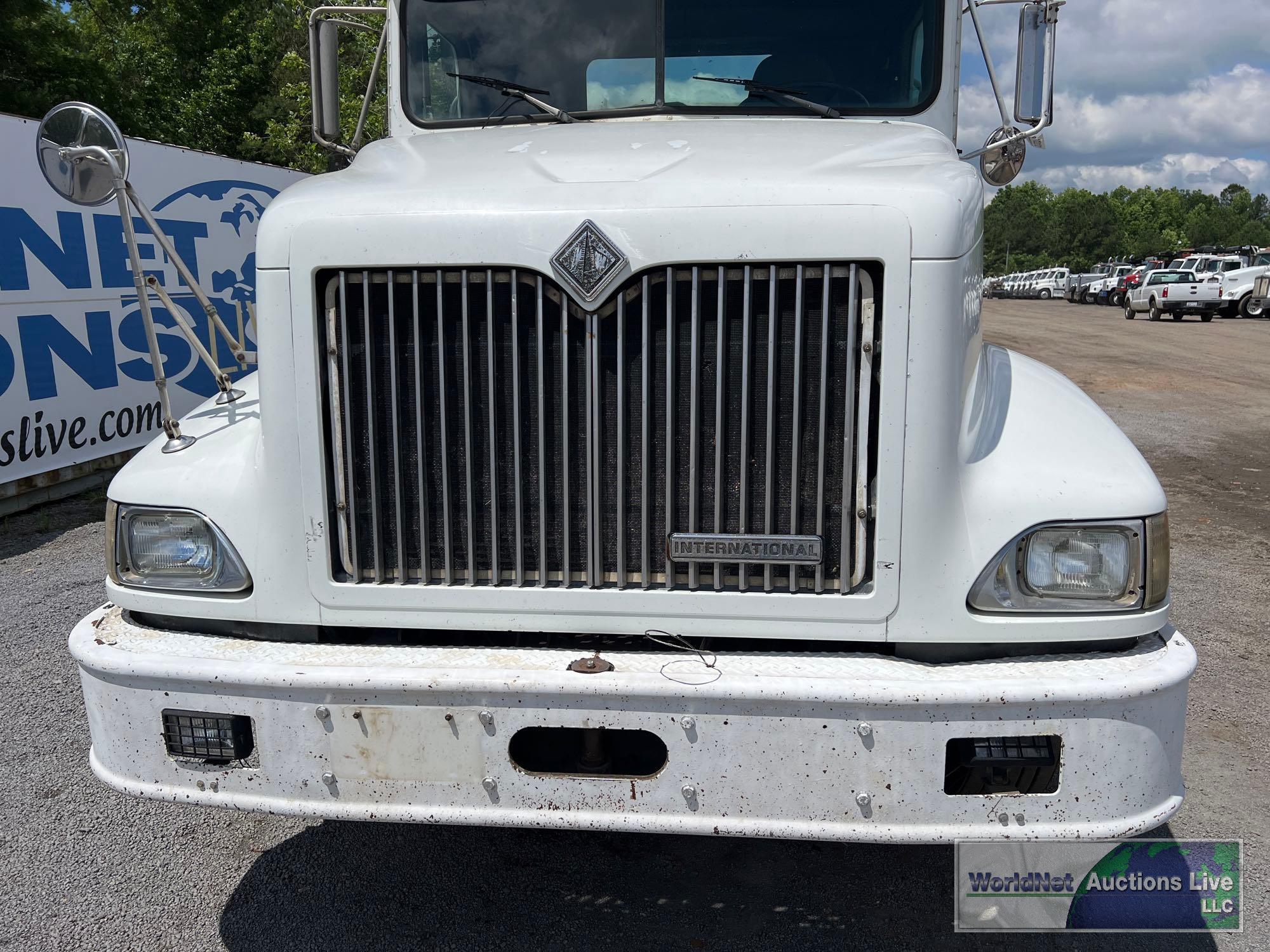 1997 INTERNATIONAL 9200 DAY CAB ROAD TRACTOR, VIN # 2HSFMAMR5VC031555