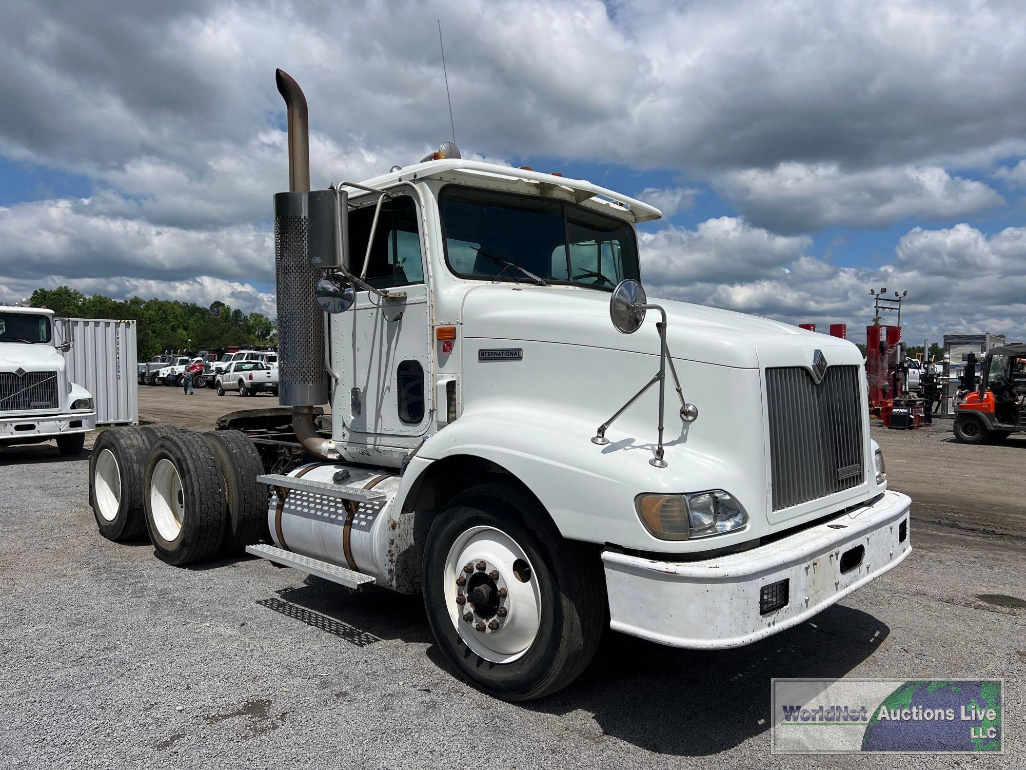 1997 INTERNATIONAL 9200 DAY CAB ROAD TRACTOR, VIN # 2HSFMAMR5VC031555