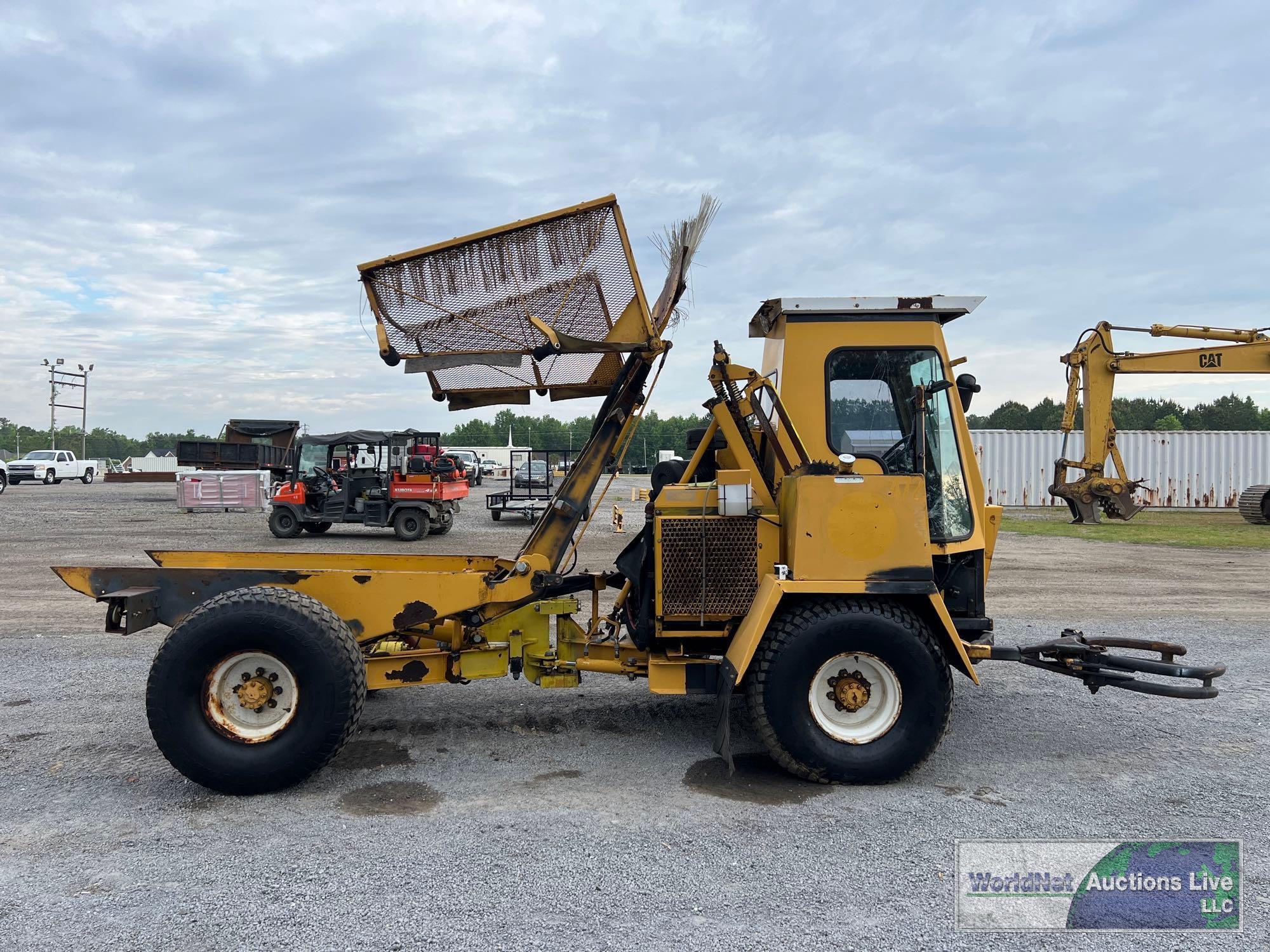 2013 BROYHILL LOAD-N-PACK WASTE TRUCK SN-1304158-5.13