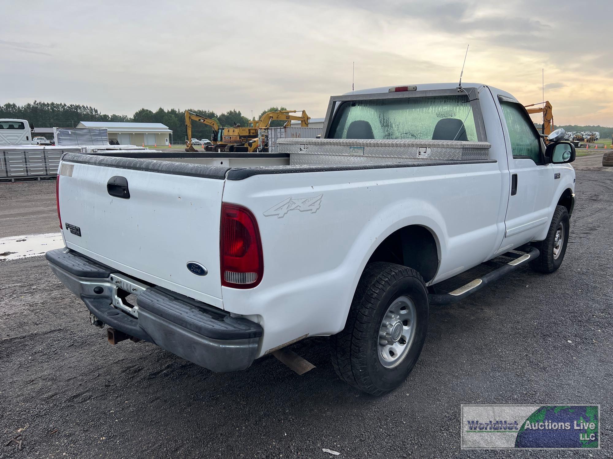 2002 FORD F-250XLT PICKUP TRUCK, VIN # 1FTNF21L82EC49158