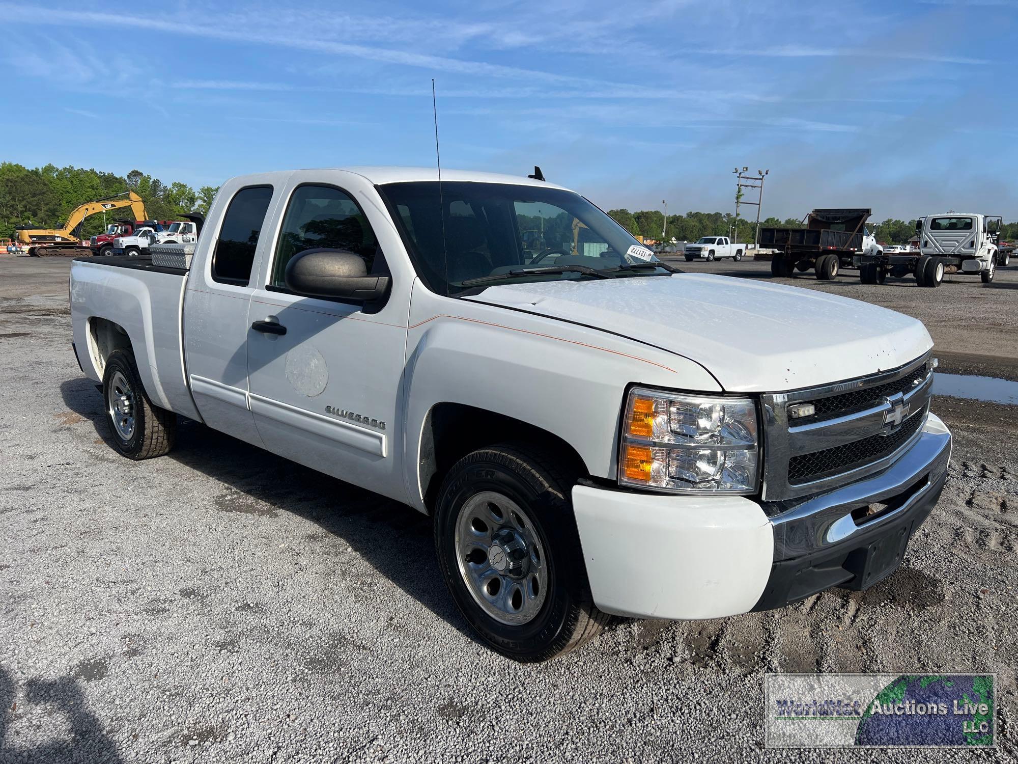 2010 CHEVROLET SILVERADO 1500 PICKUP TRUCK, VIN # 1GCSCREA8AZ155995