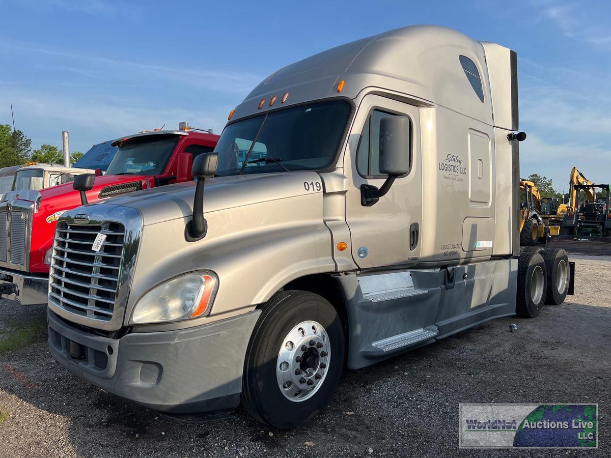 2014 FREIGHTLINER CASCADIA 125 SLEEPER TRUCK, VIN # 3AKJGLD51ESFK3315