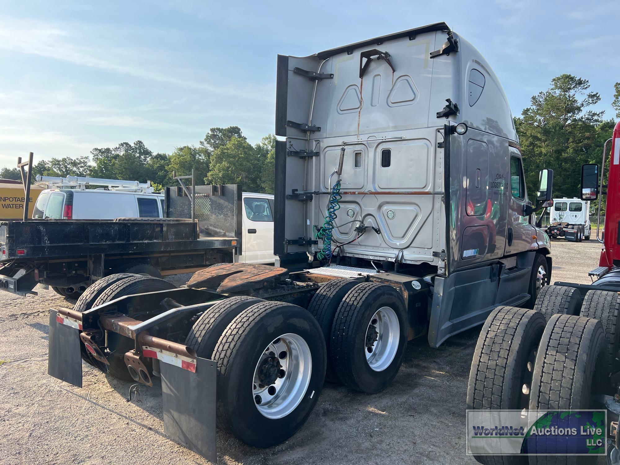 2014 FREIGHTLINER CASCADIA 125 SLEEPER TRUCK, VIN # 3AKJGLD51ESFK3315