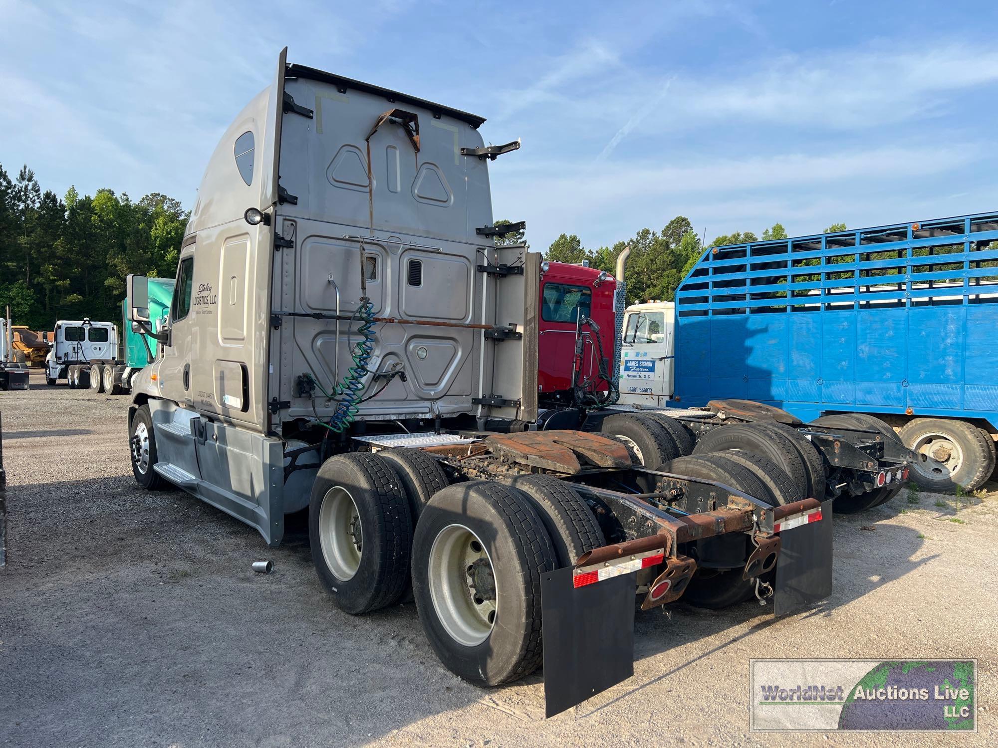 2014 FREIGHTLINER CASCADIA 125 SLEEPER TRUCK, VIN # 3AKJGLD51ESFK3315