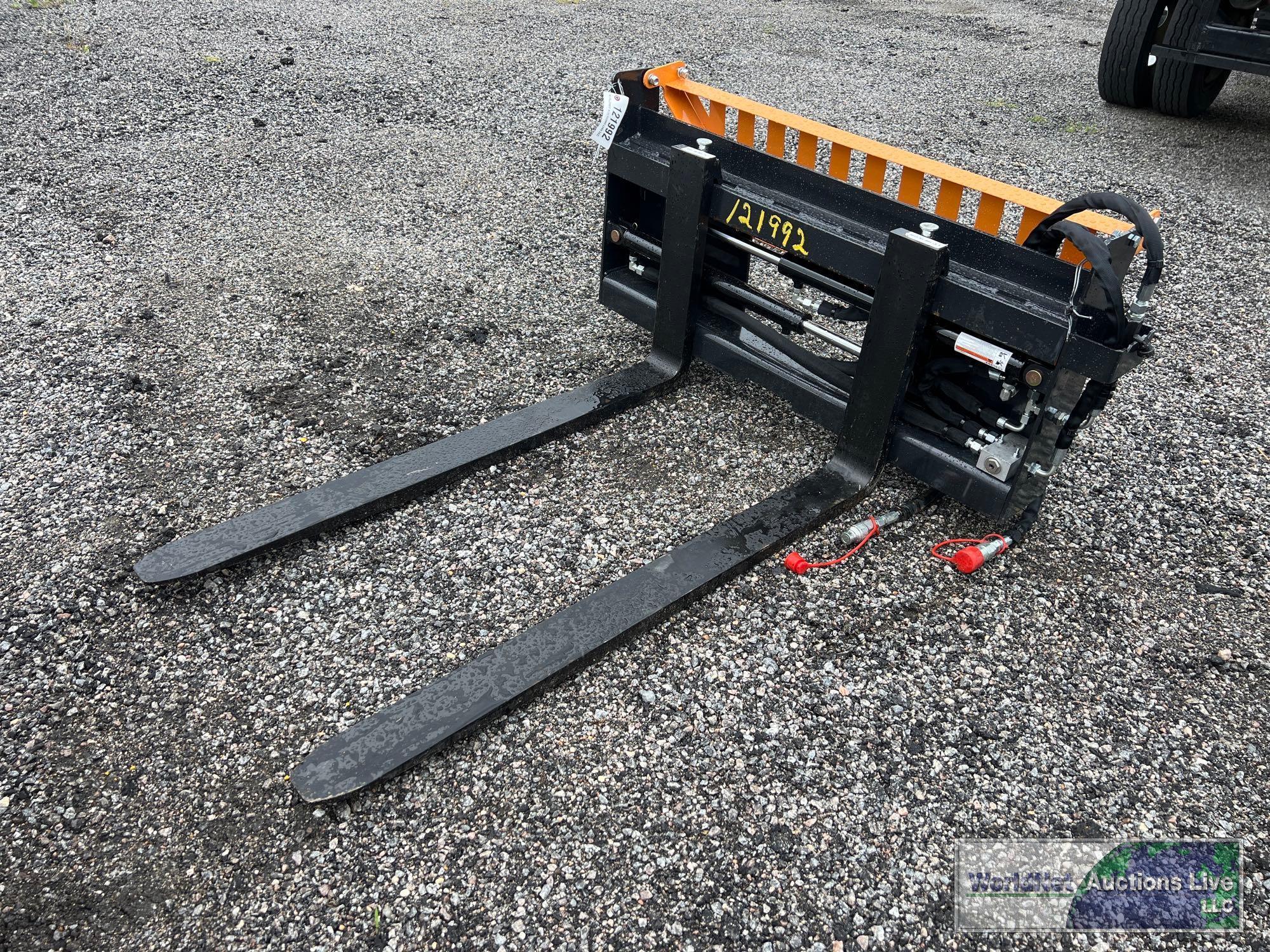 2023 WOLVERINE PFA-11-3300G HYDRAULIC PALLET FORKS SN-ZW03090