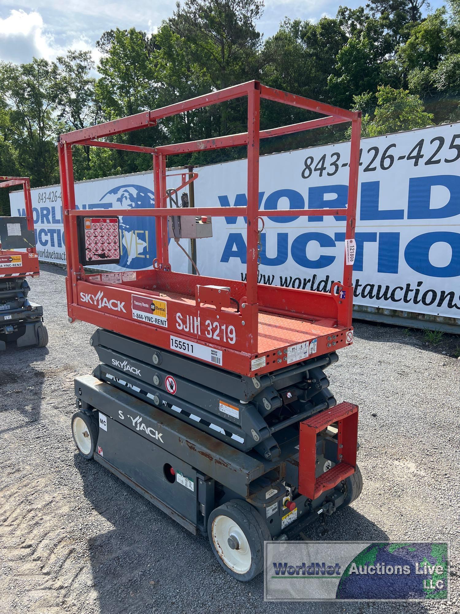 2018 SKYJACK SJlll-3219 SCISSOR LIFT SN-22131649