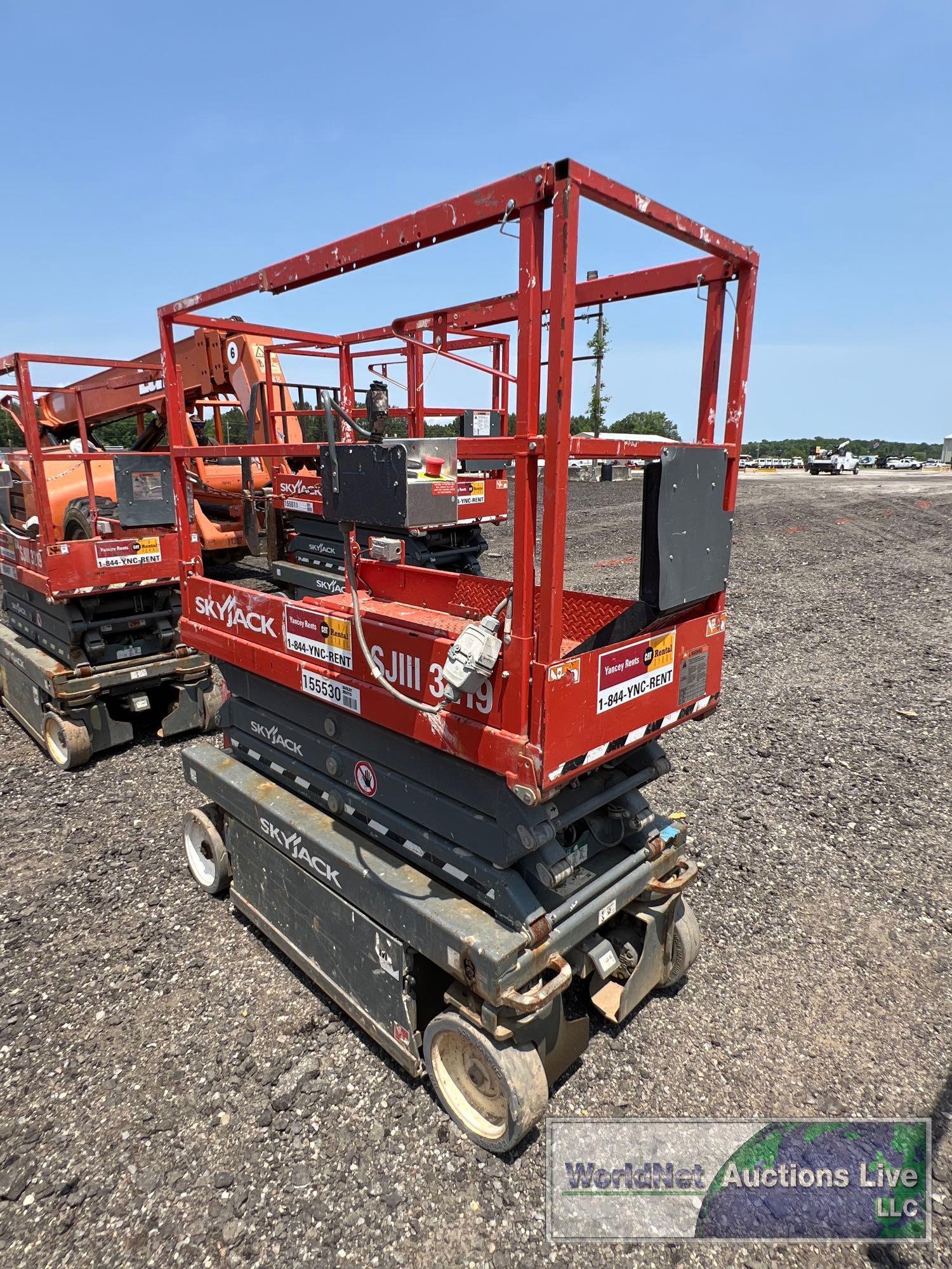 2018 SKYJACK SJlll-3219 SCISSOR LIFT SN-22131604